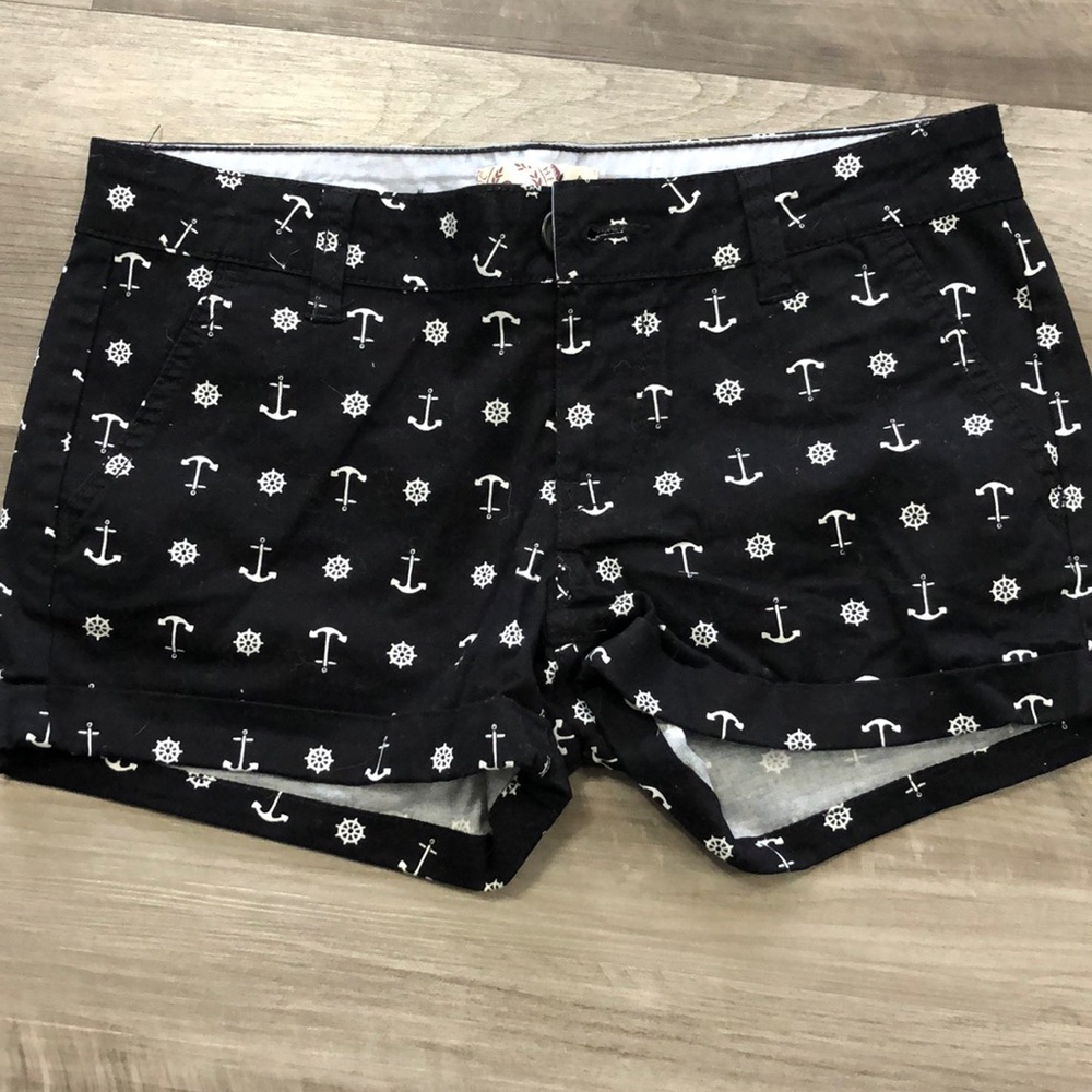 🔹3 for $8 shorts🔹 SO nautical shorts